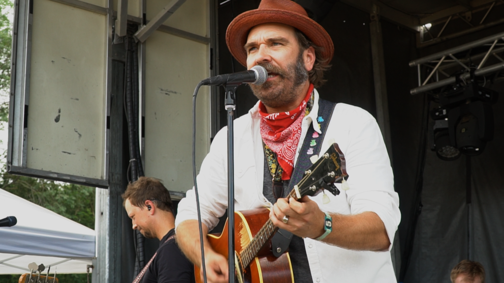 Around The Campfire: Red Wanting Blue [VIDEO RELEASE]